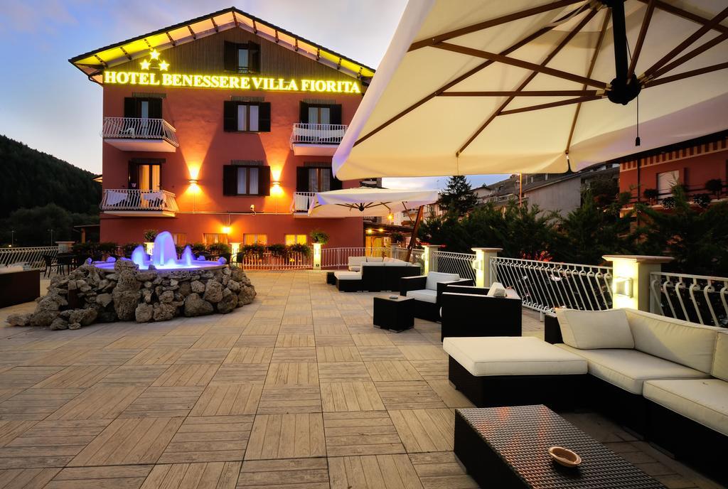Hotel Benessere Villa Fiorita Colfiorito Exterior photo