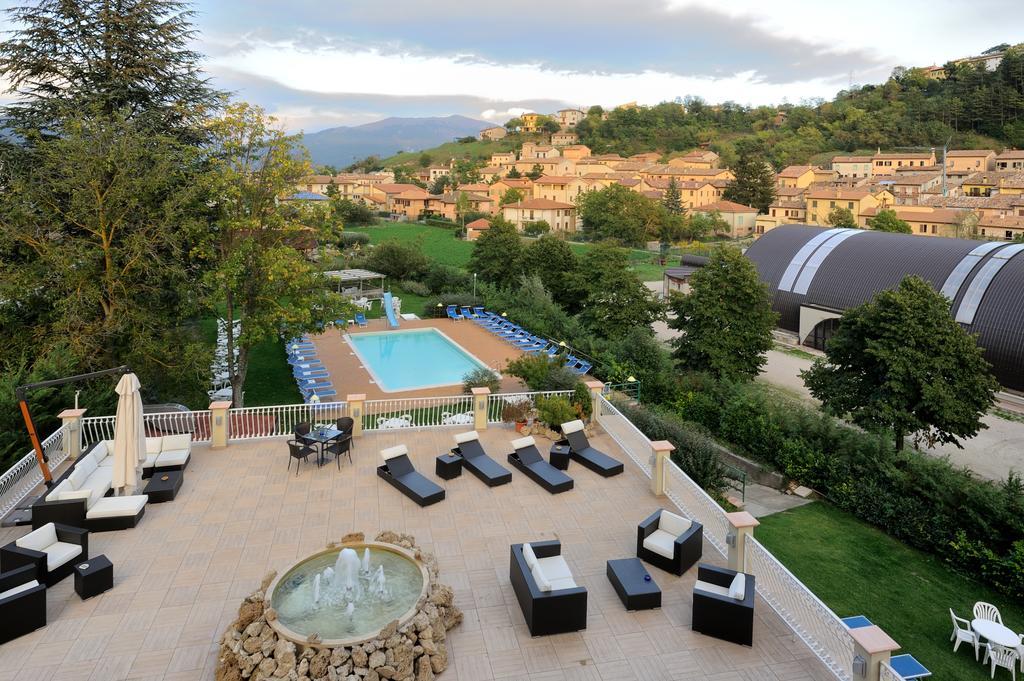 Hotel Benessere Villa Fiorita Colfiorito Exterior photo