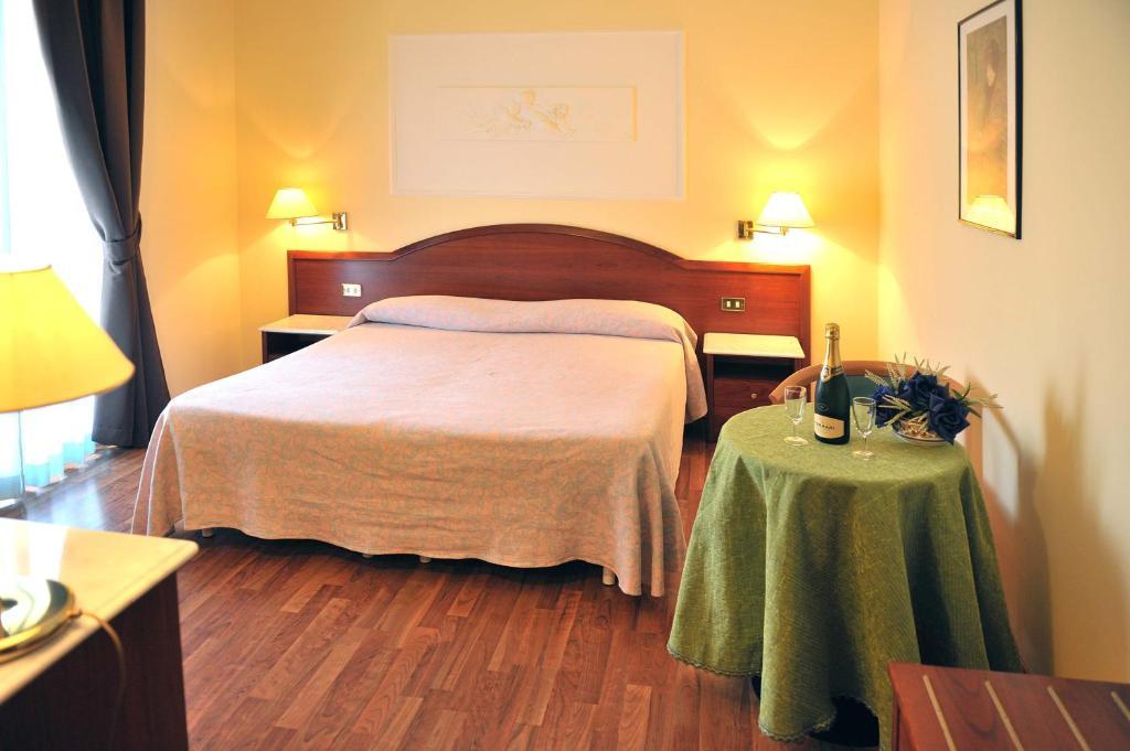 Hotel Benessere Villa Fiorita Colfiorito Exterior photo